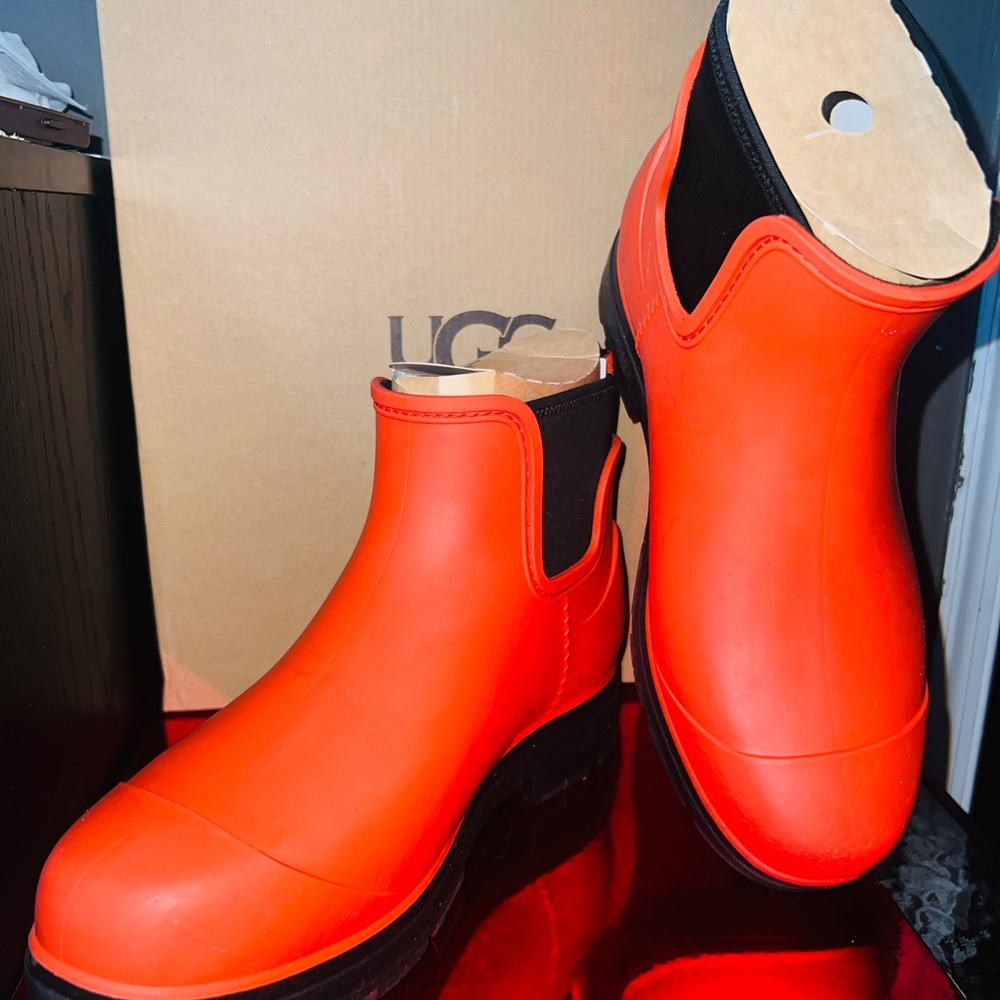 UGG WATERPROOF DROPLET RAINBOOTS